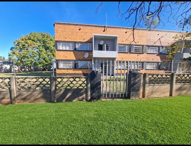 1 BEDROOM FLAT FOR SALE IN MEYERTON CENTRAL